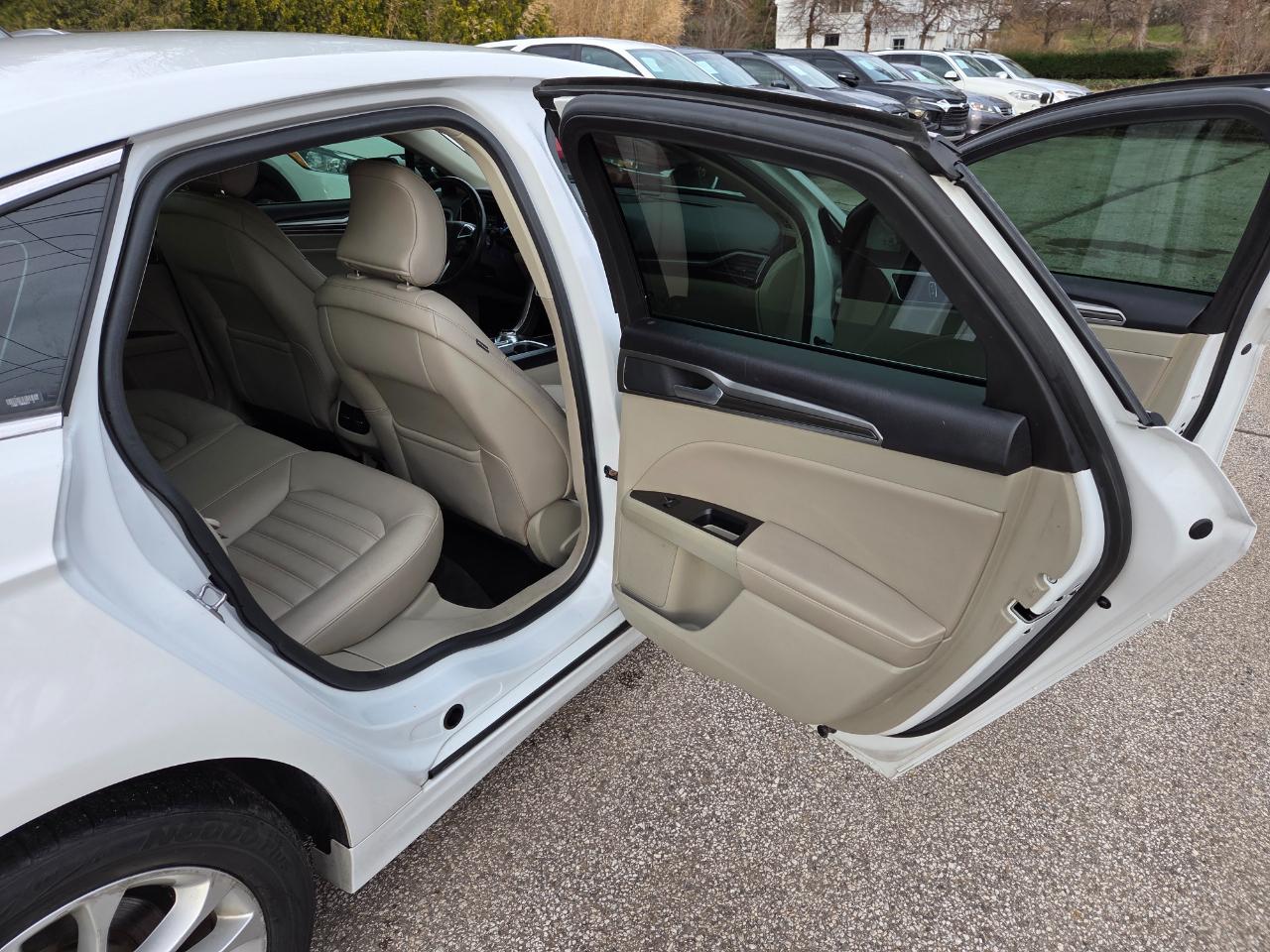 Ford Fusion Hybrid SEL 2019