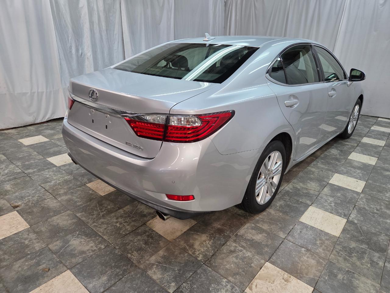 Lexus ES 350 Sedan 2013