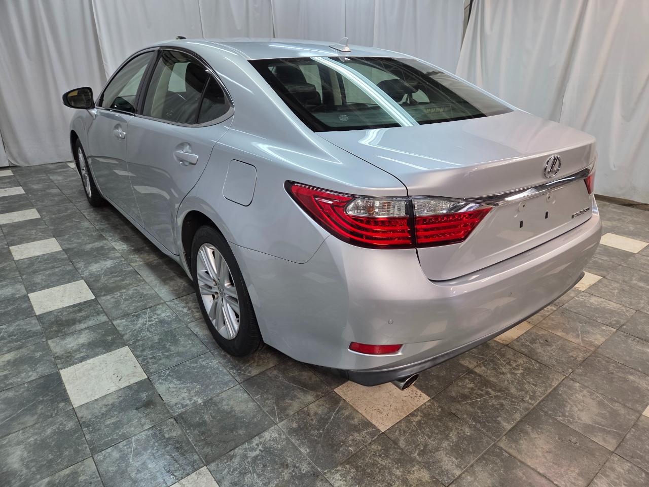 Lexus ES 350 Sedan 2013