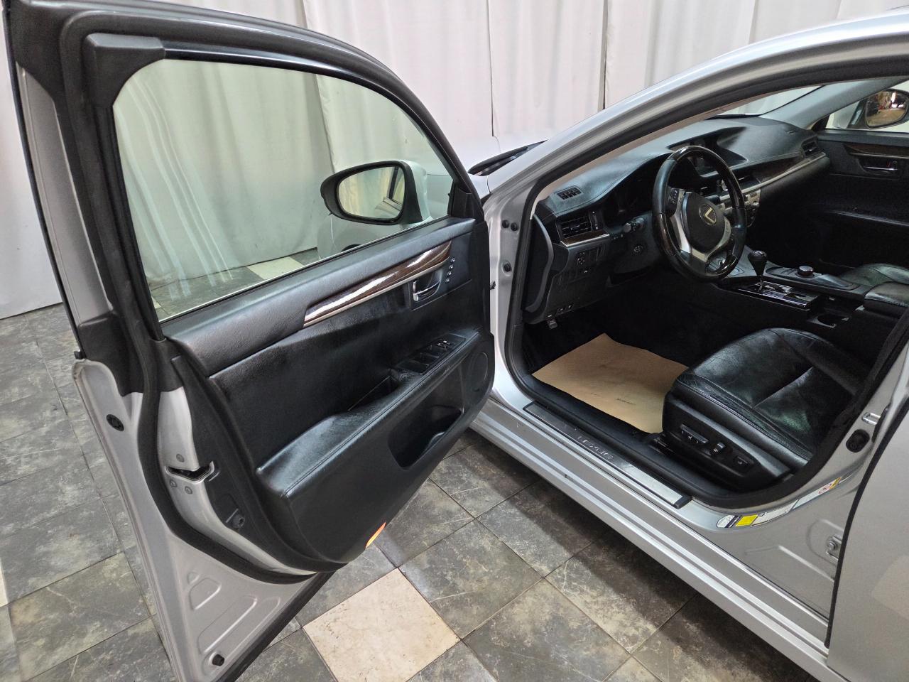 Lexus ES 350 Sedan 2013