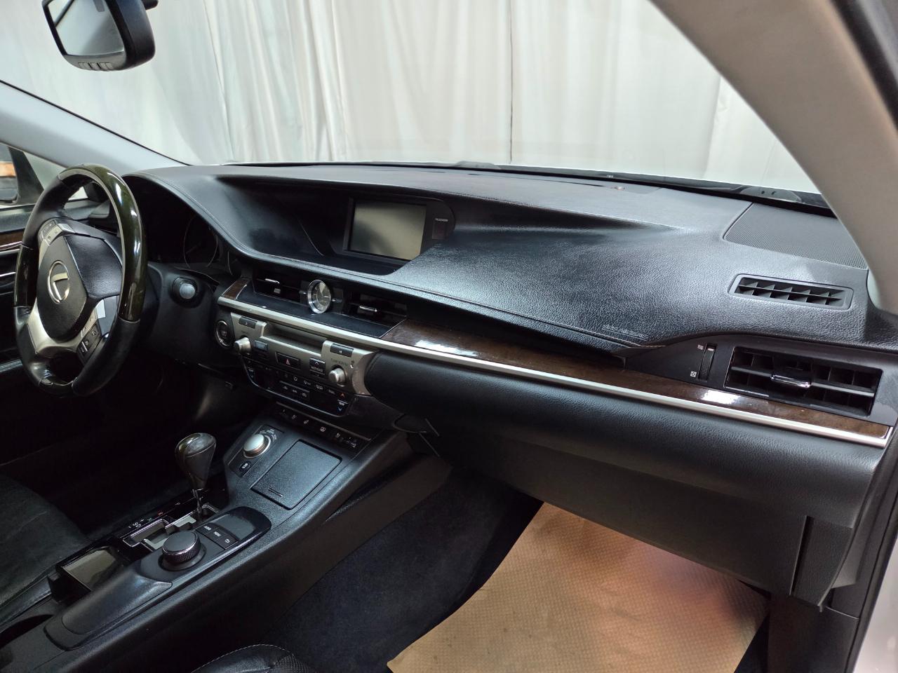 Lexus ES 350 Sedan 2013