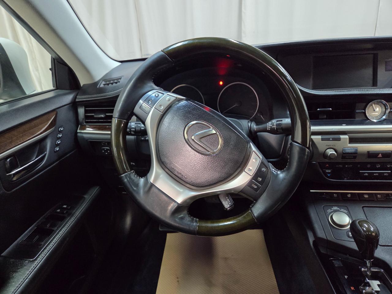 Lexus ES 350 Sedan 2013