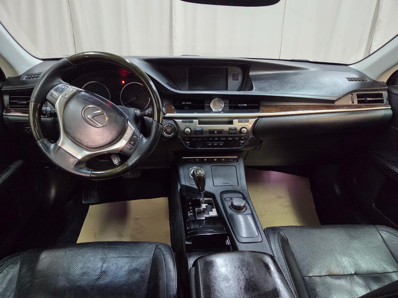 Lexus ES 350 Sedan 2013