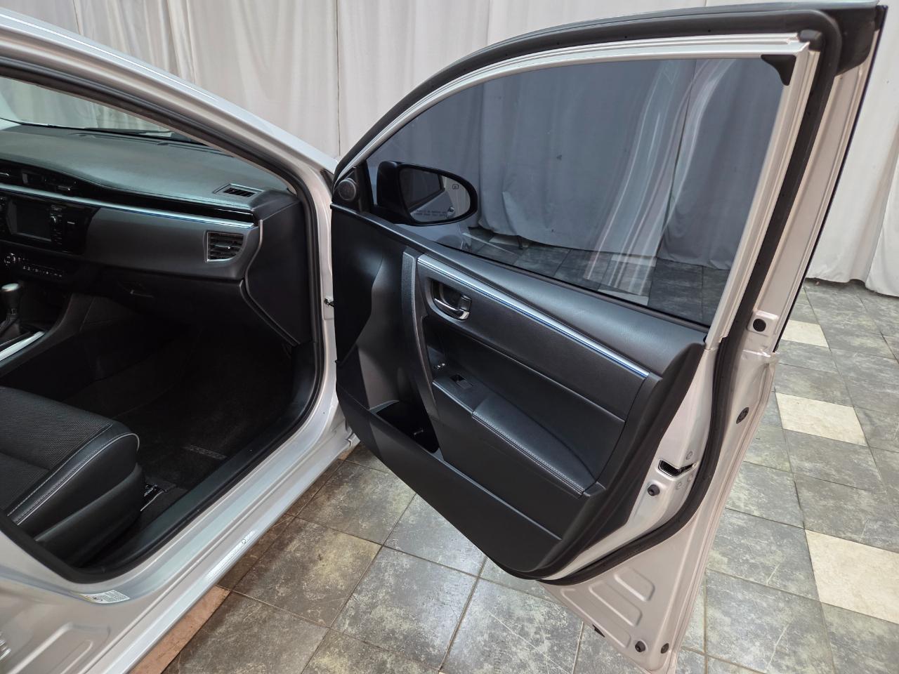 Toyota Corolla S Premium CVT 2016