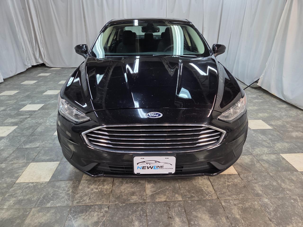 Ford Fusion Hybrid SE 2020