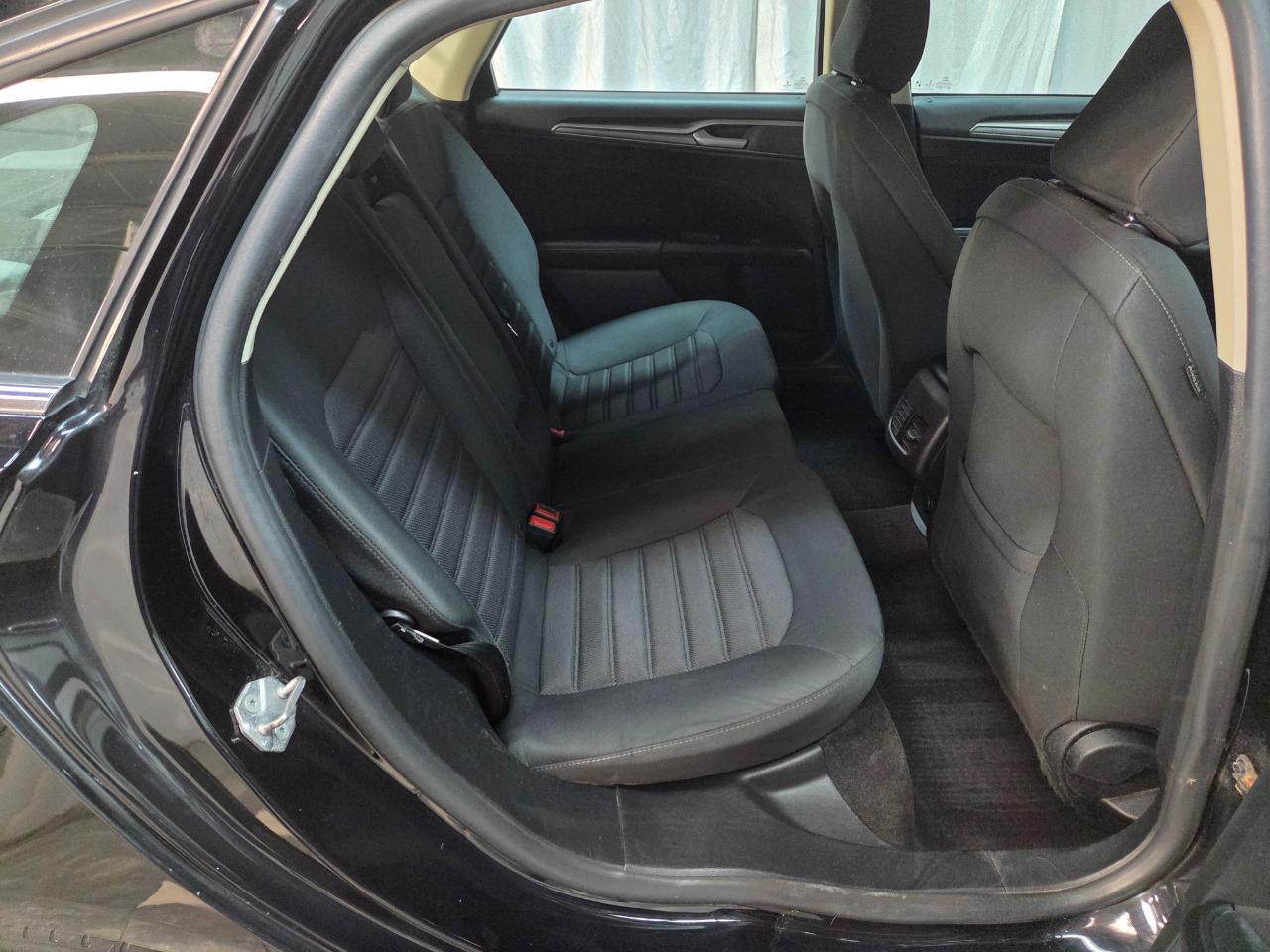 Ford Fusion Hybrid SE 2020