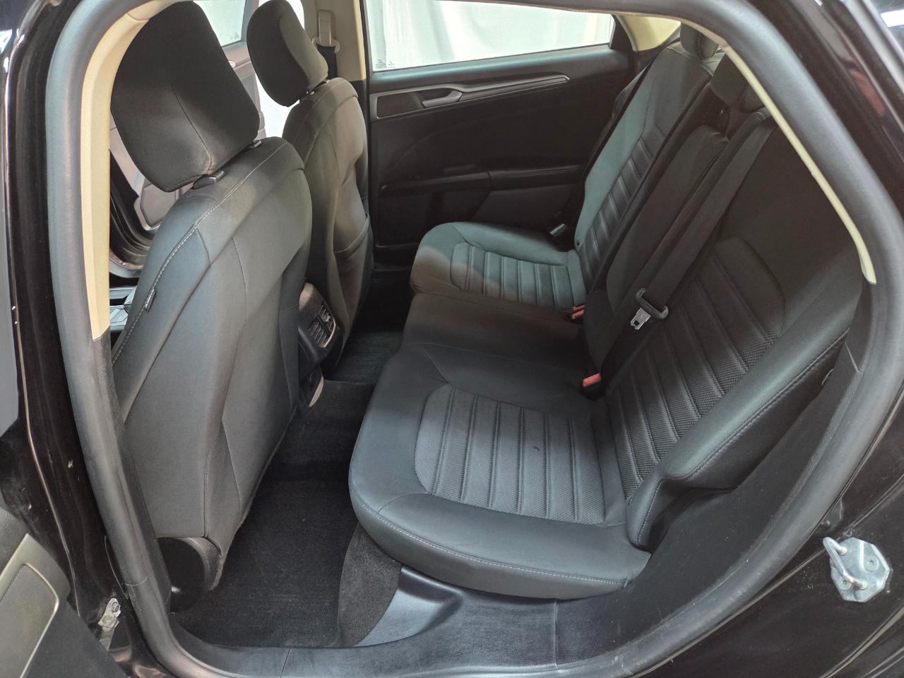 Ford Fusion Hybrid SE 2020