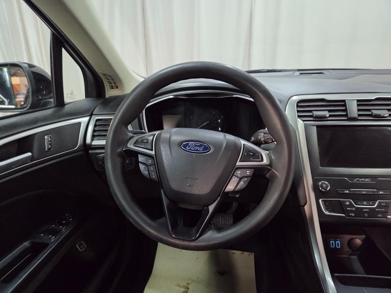 Ford Fusion Hybrid SE 2020