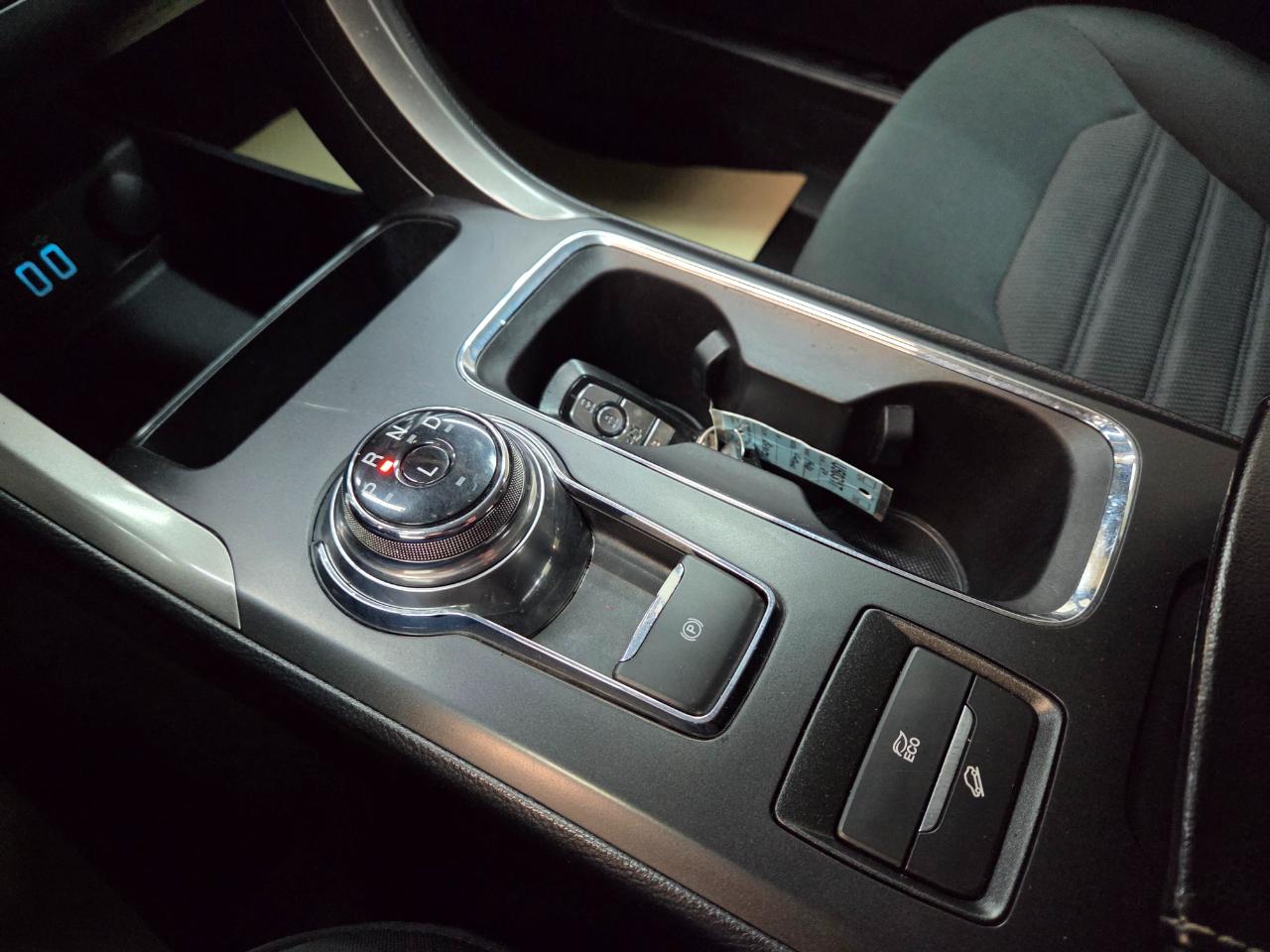 Ford Fusion Hybrid SE 2020