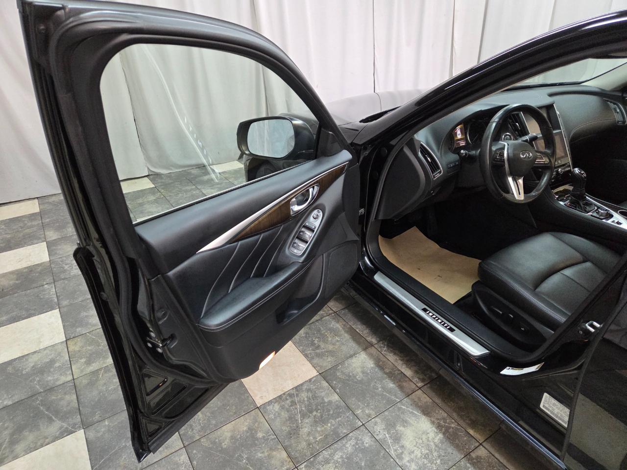 Infiniti Q50 3.0t LUXE AWD 2019