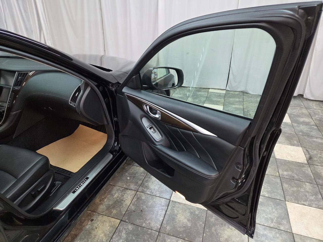 Infiniti Q50 3.0t LUXE AWD 2019