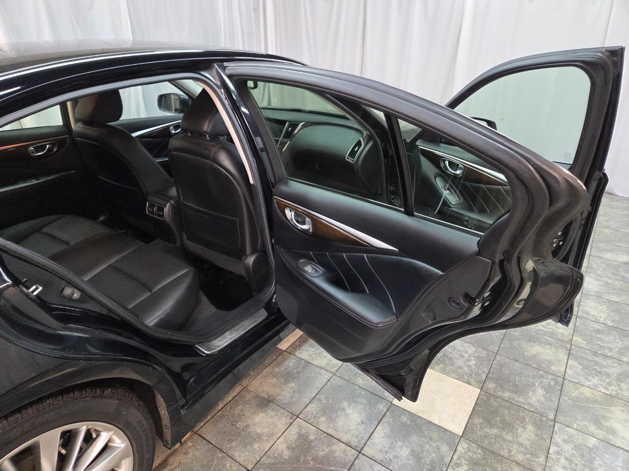 Infiniti Q50 3.0t LUXE AWD 2019