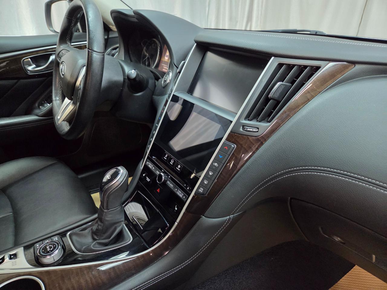 Infiniti Q50 3.0t LUXE AWD 2019