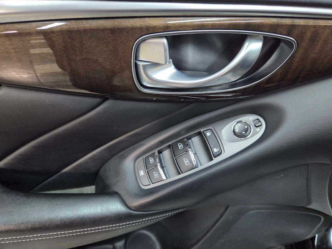 Infiniti Q50 3.0t LUXE AWD 2019