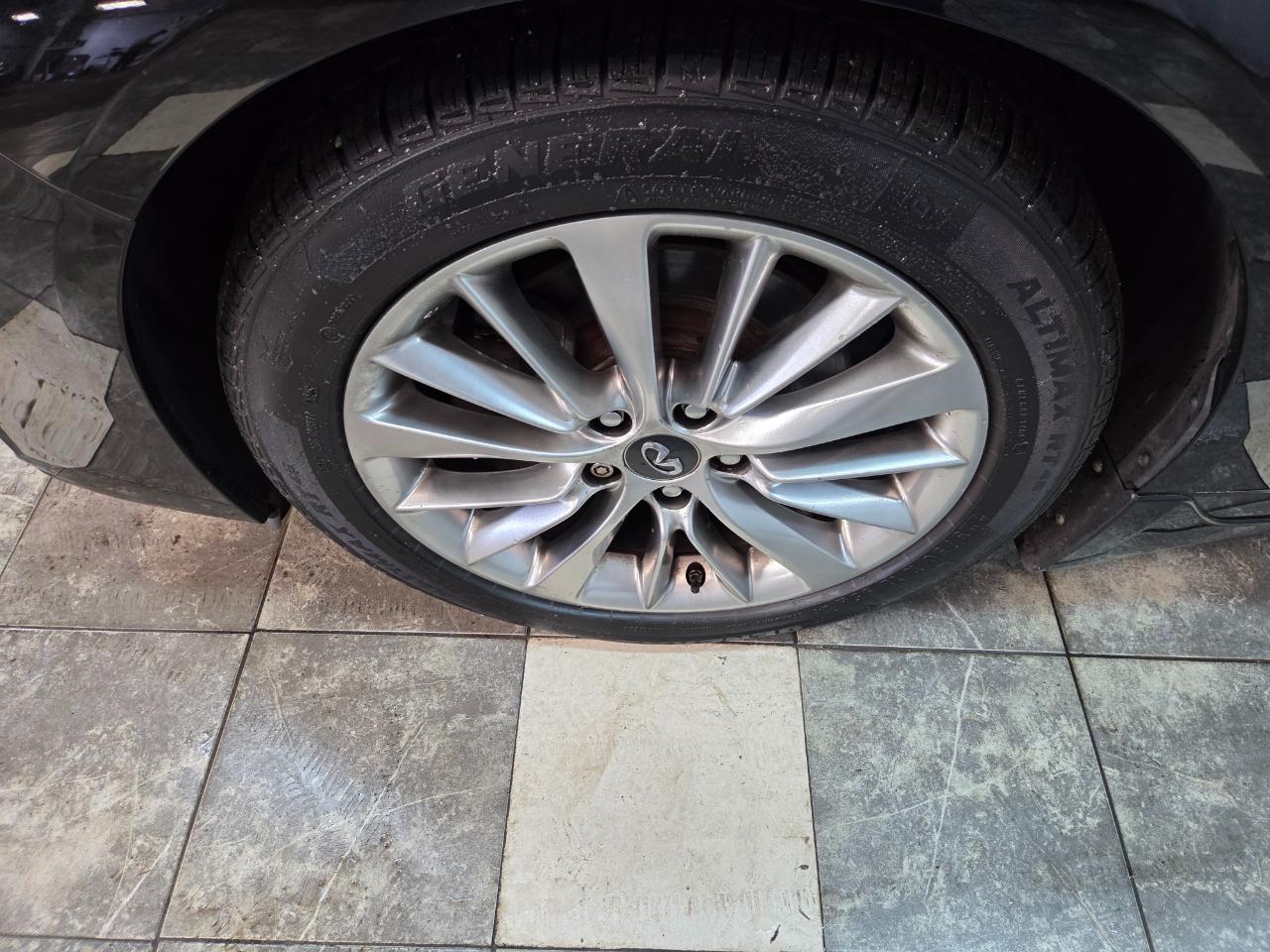 Infiniti Q50 3.0t LUXE AWD 2019