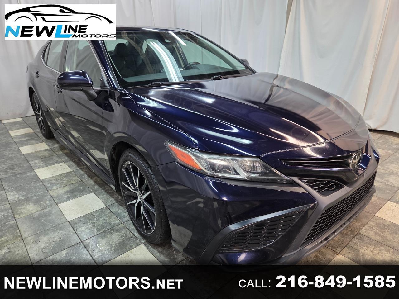 Toyota Camry SE 2021