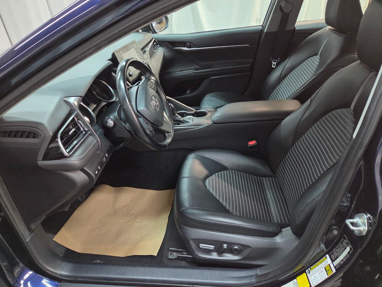 Toyota Camry SE 2021