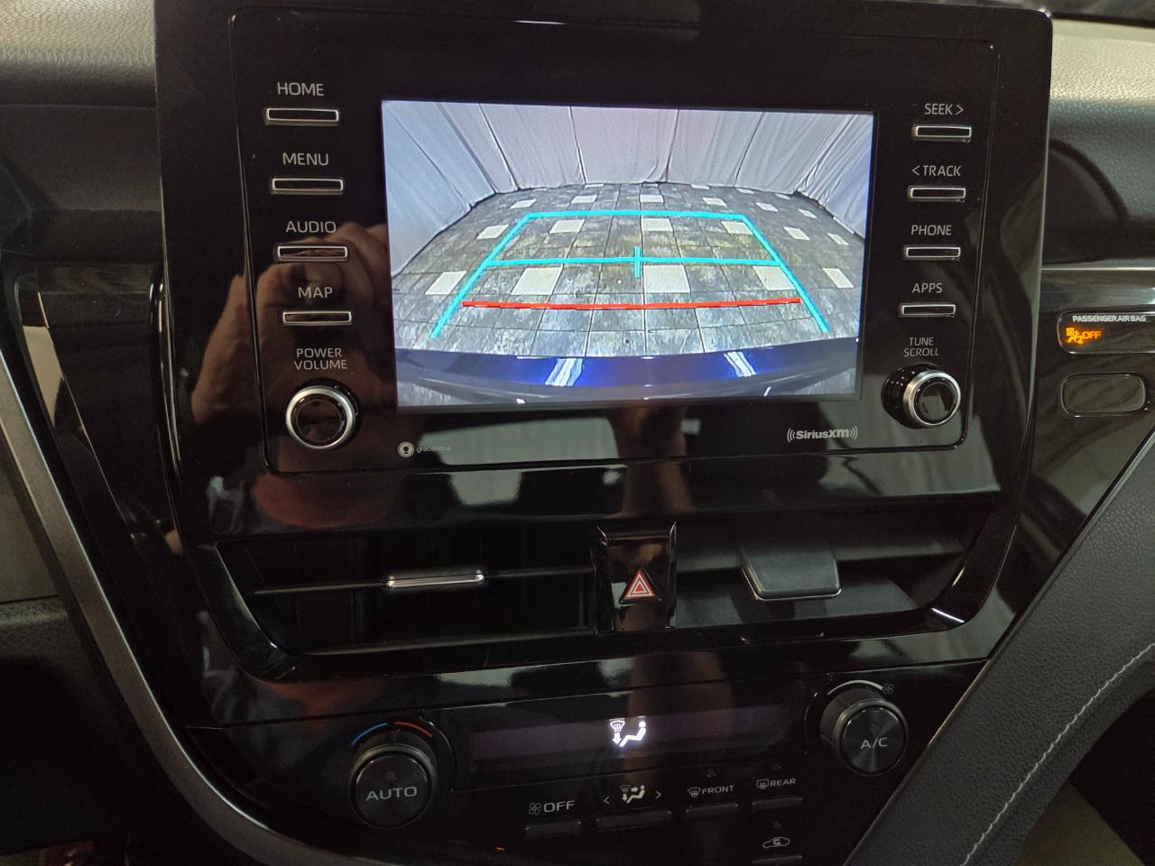 Toyota Camry SE 2021