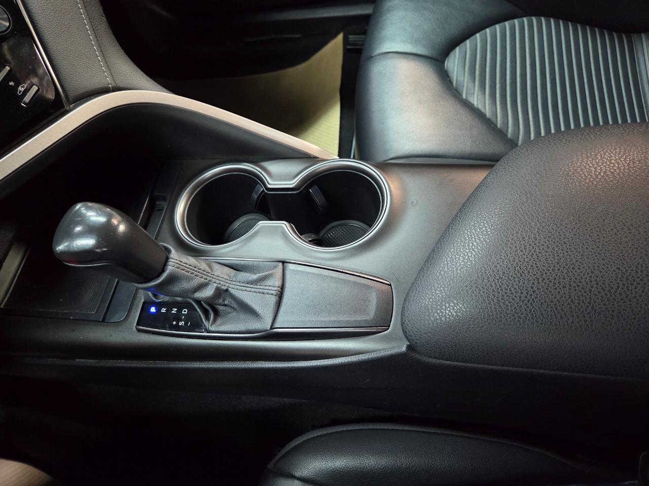 Toyota Camry SE 2021