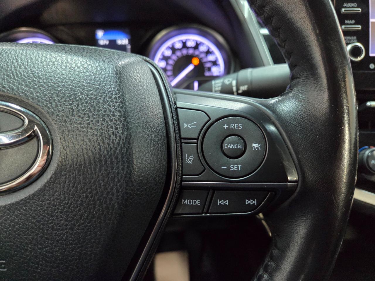 Toyota Camry SE 2021