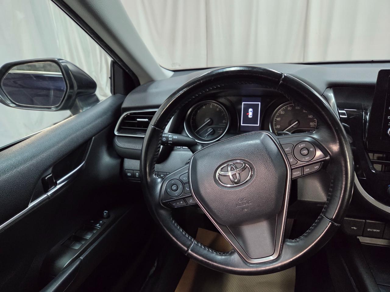 Toyota Camry SE 2021