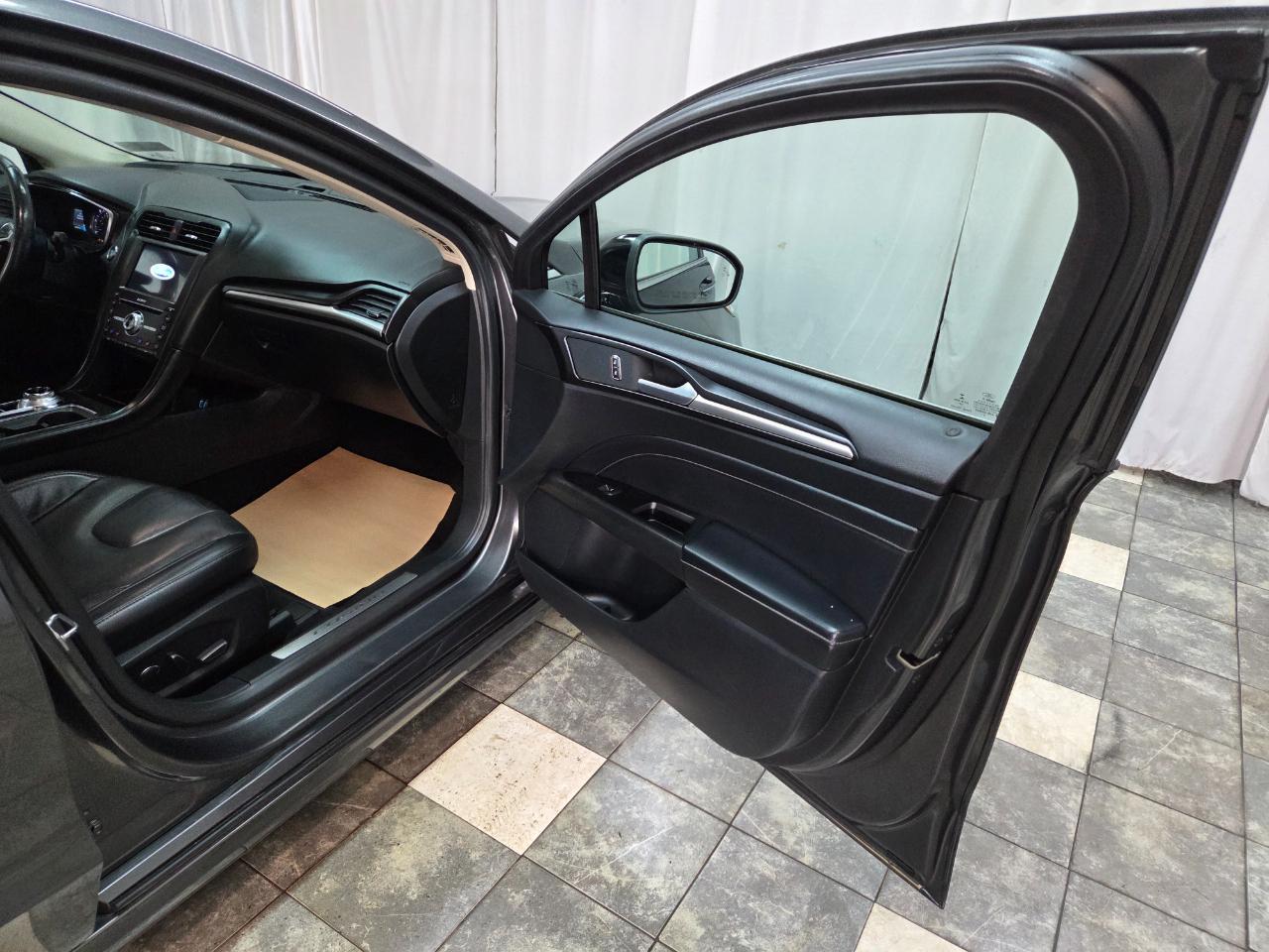 Ford Fusion Hybrid Titanium 2019