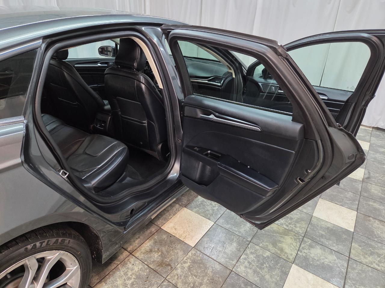 Ford Fusion Hybrid Titanium 2019