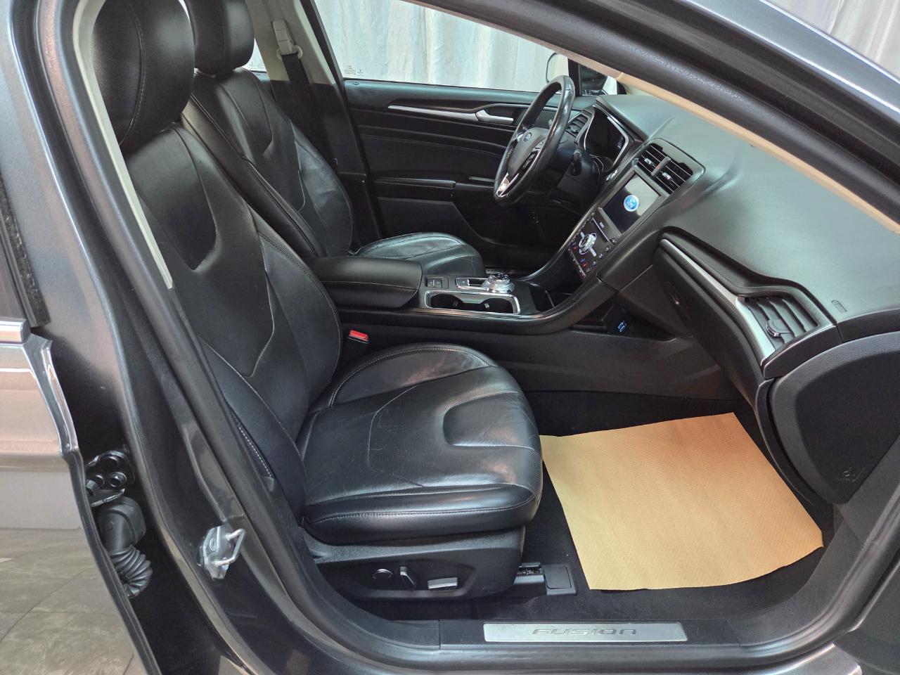 Ford Fusion Hybrid Titanium 2019