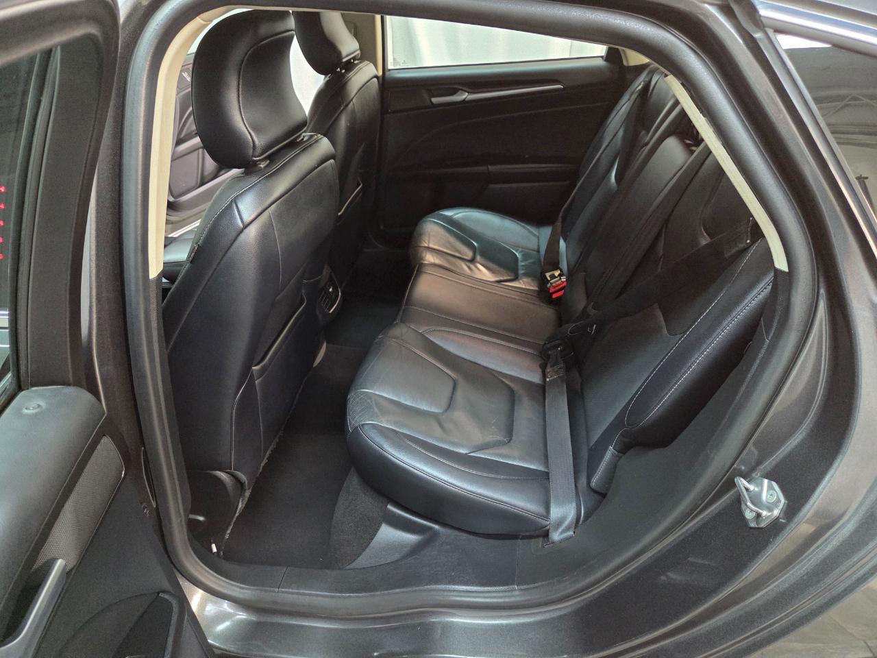 Ford Fusion Hybrid Titanium 2019