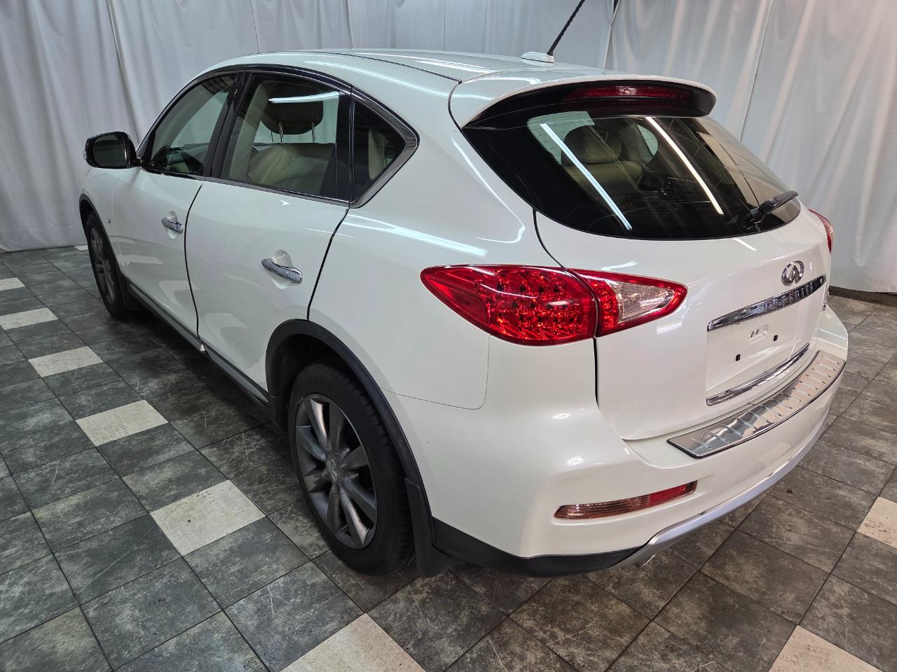 Infiniti QX50 Base AWD 2017