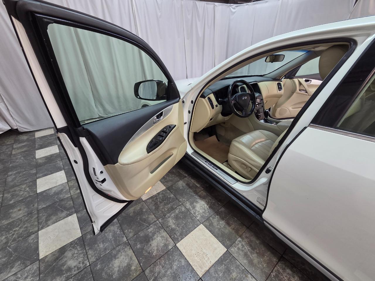 Infiniti QX50 Base AWD 2017