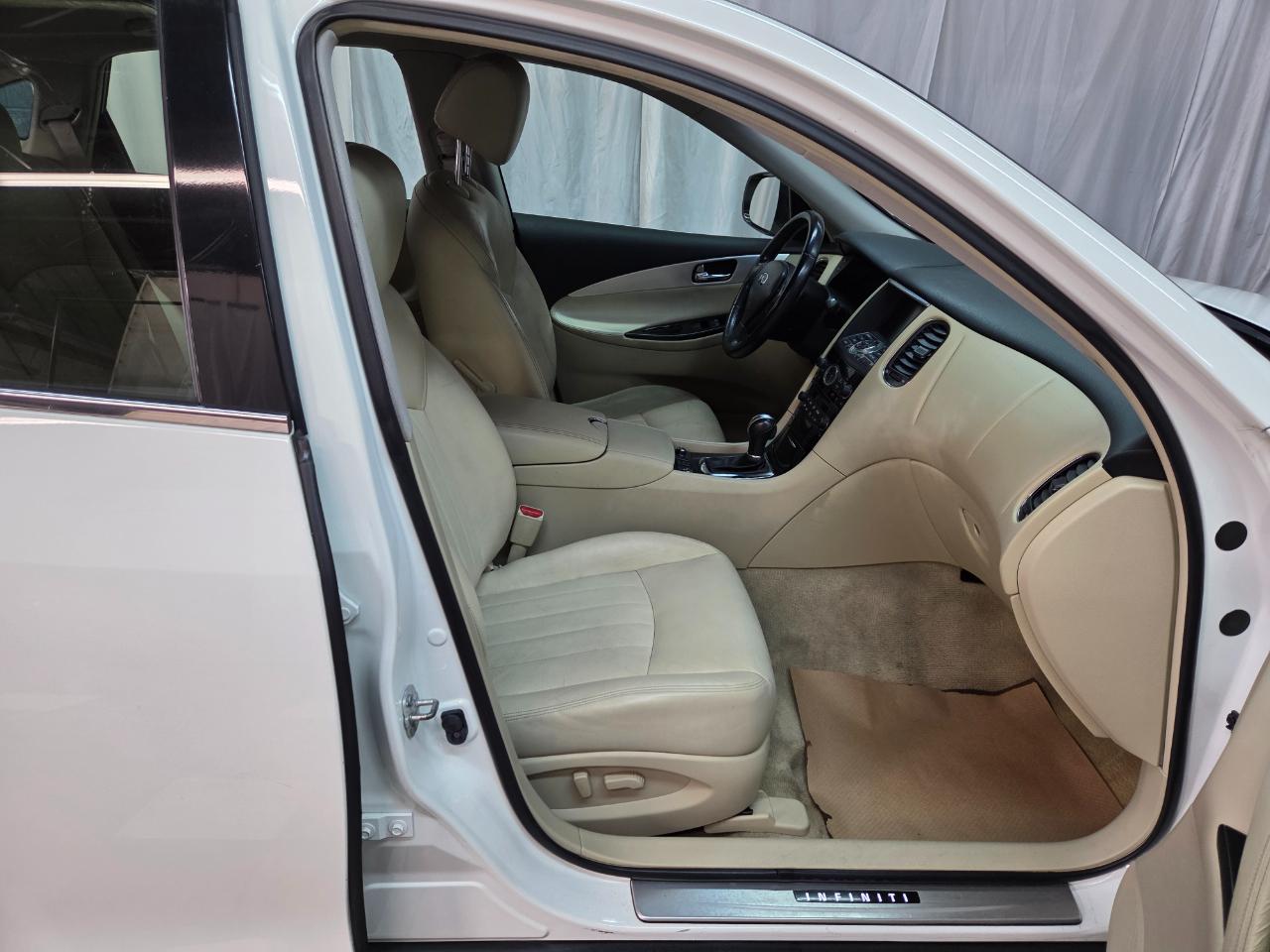 Infiniti QX50 Base AWD 2017