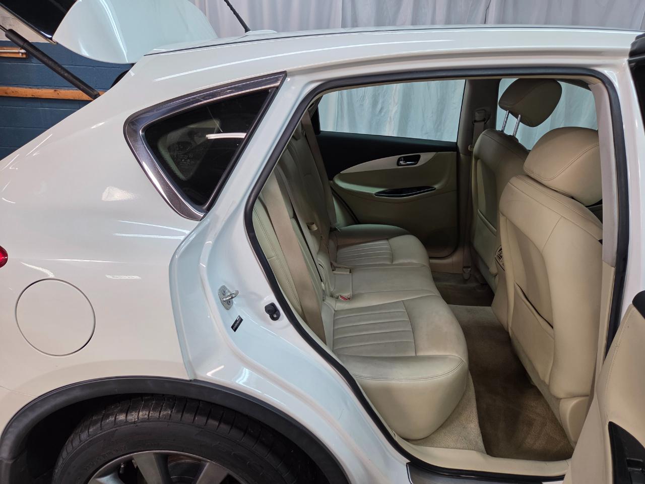 Infiniti QX50 Base AWD 2017