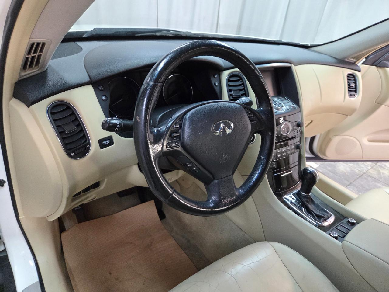 Infiniti QX50 Base AWD 2017