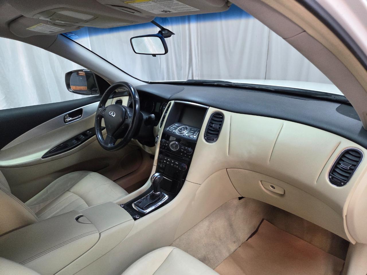 Infiniti QX50 Base AWD 2017