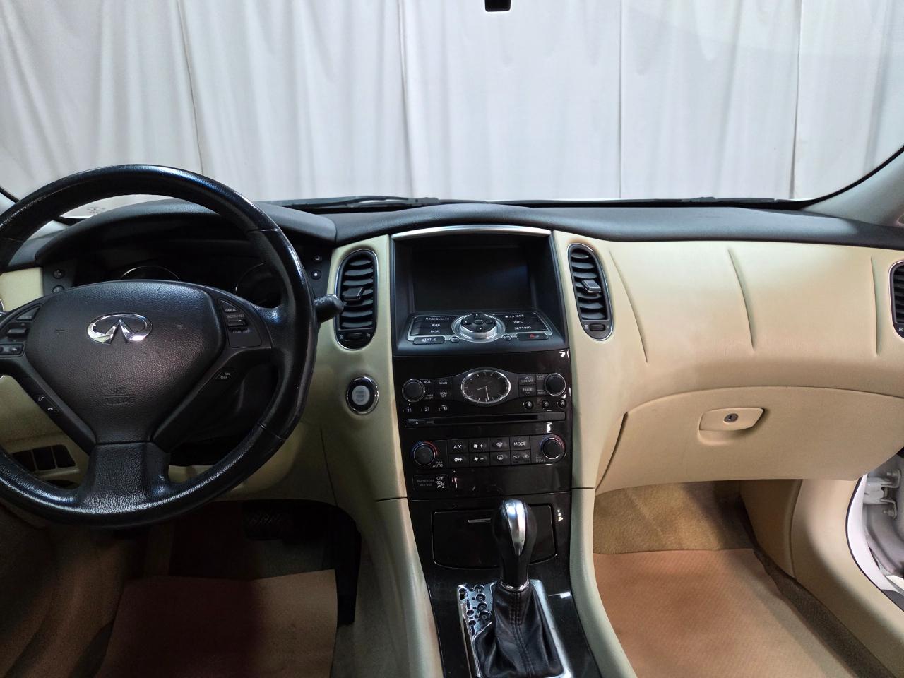 Infiniti QX50 Base AWD 2017