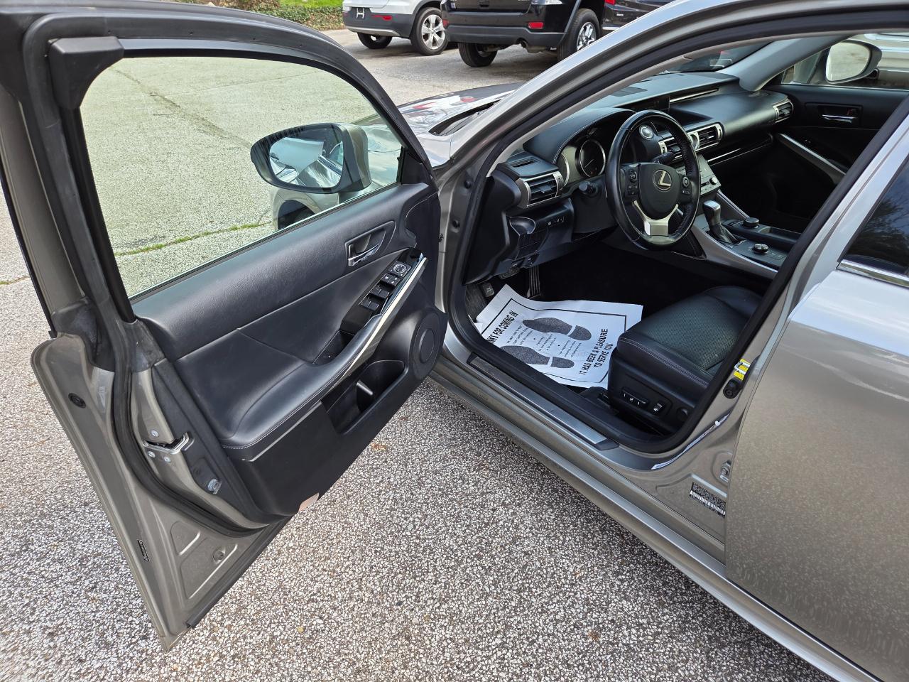 Lexus IS 300 AWD 2016