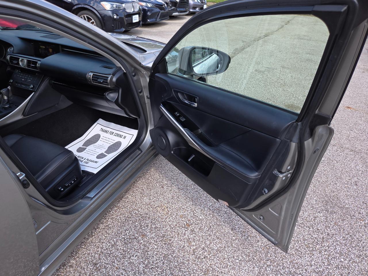 Lexus IS 300 AWD 2016