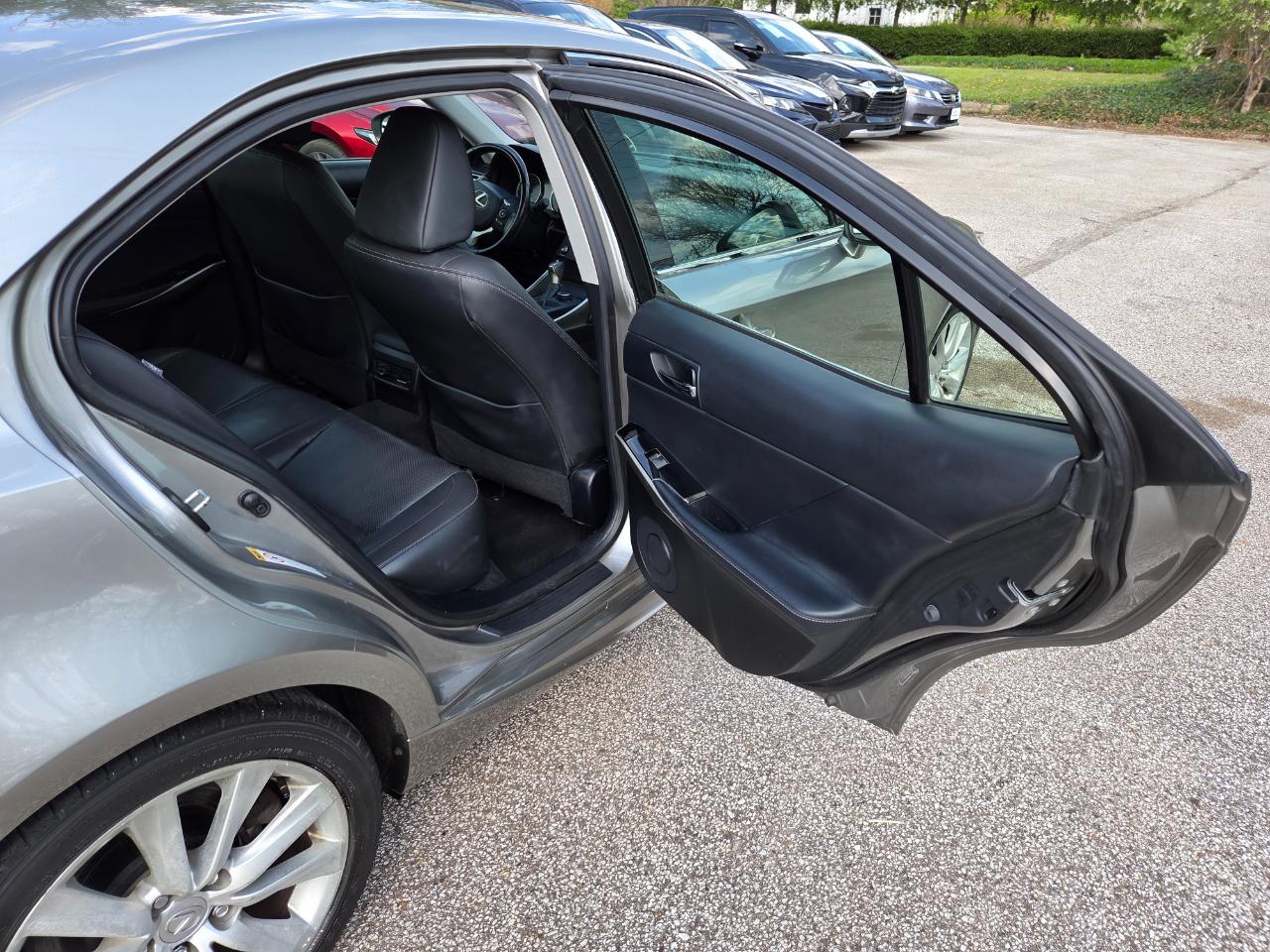 Lexus IS 300 AWD 2016