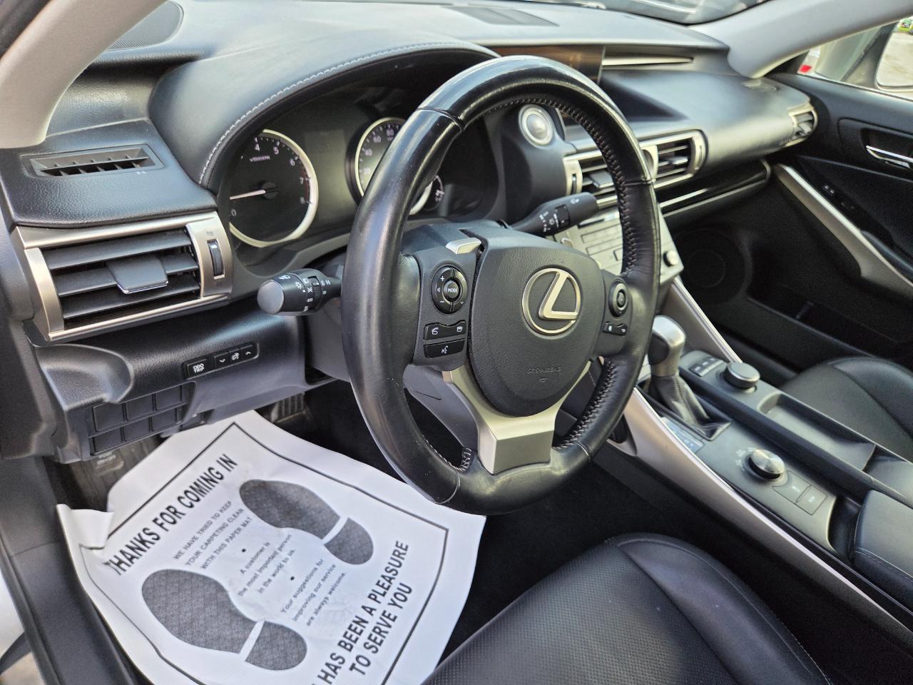 Lexus IS 300 AWD 2016