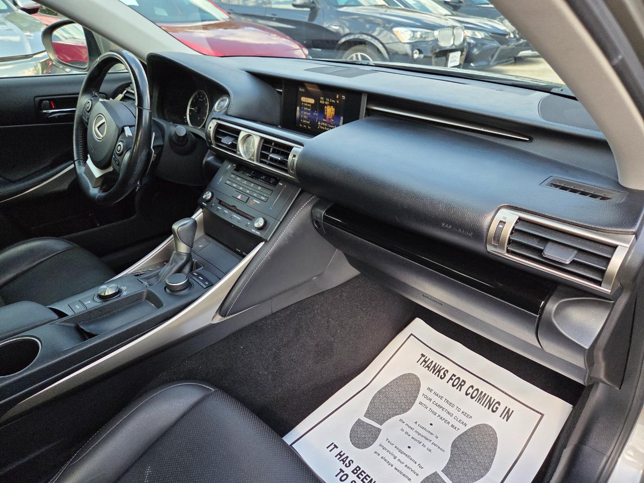 Lexus IS 300 AWD 2016