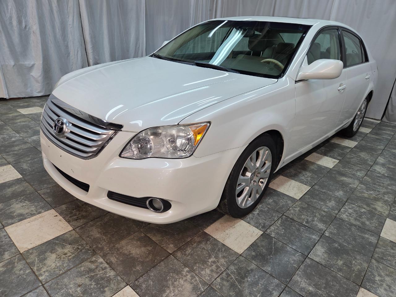 Toyota Avalon XLS 2010