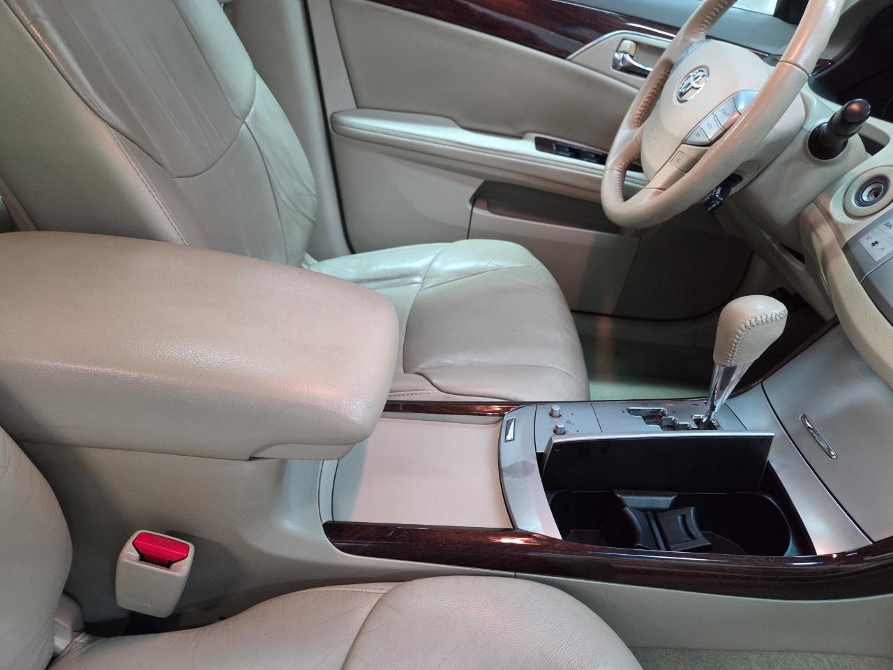 Toyota Avalon XLS 2010