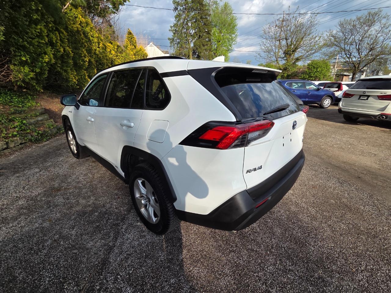 Toyota RAV4 Hybrid LE 2021