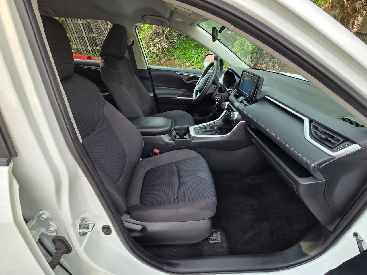 Toyota RAV4 Hybrid LE 2021
