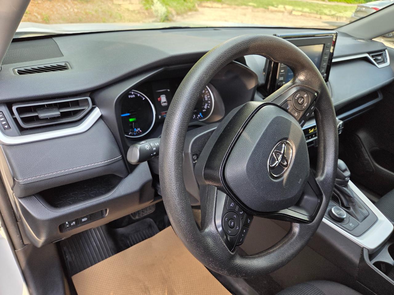 Toyota RAV4 Hybrid LE 2021