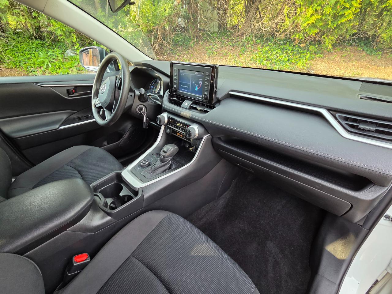 Toyota RAV4 Hybrid LE 2021