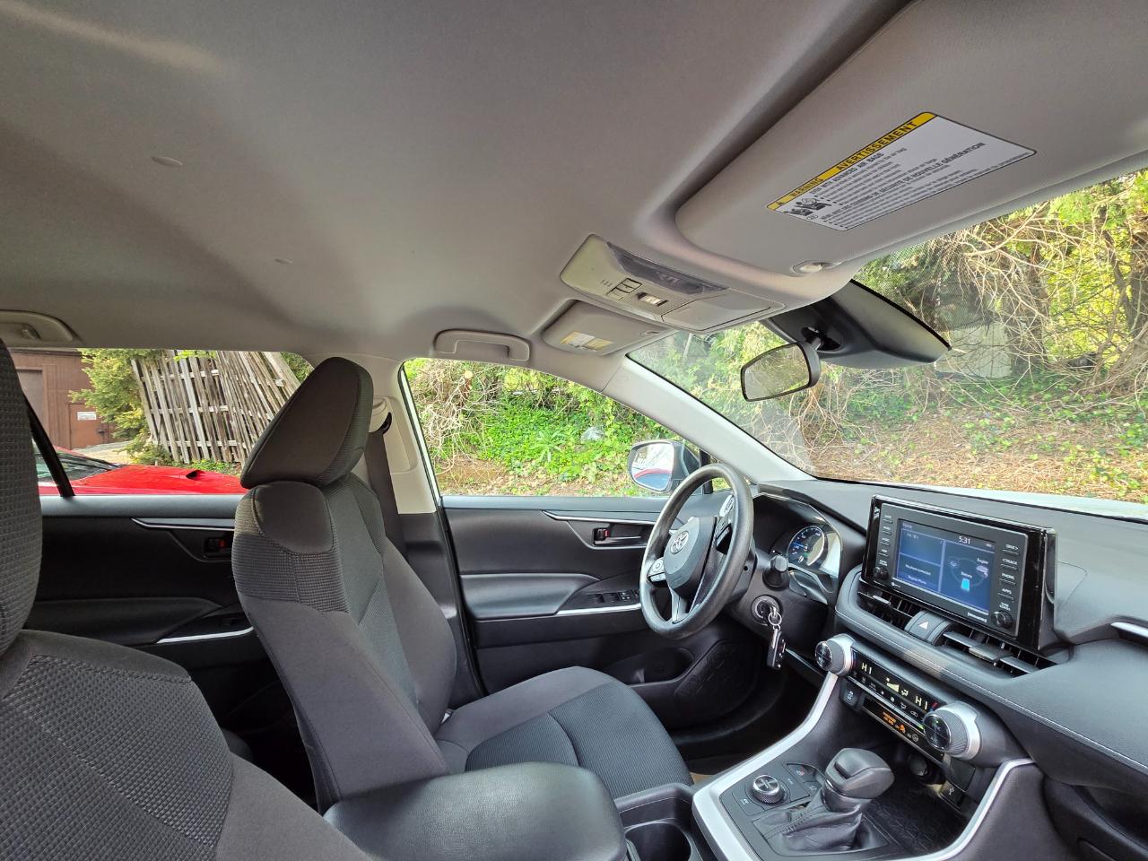 Toyota RAV4 Hybrid LE 2021