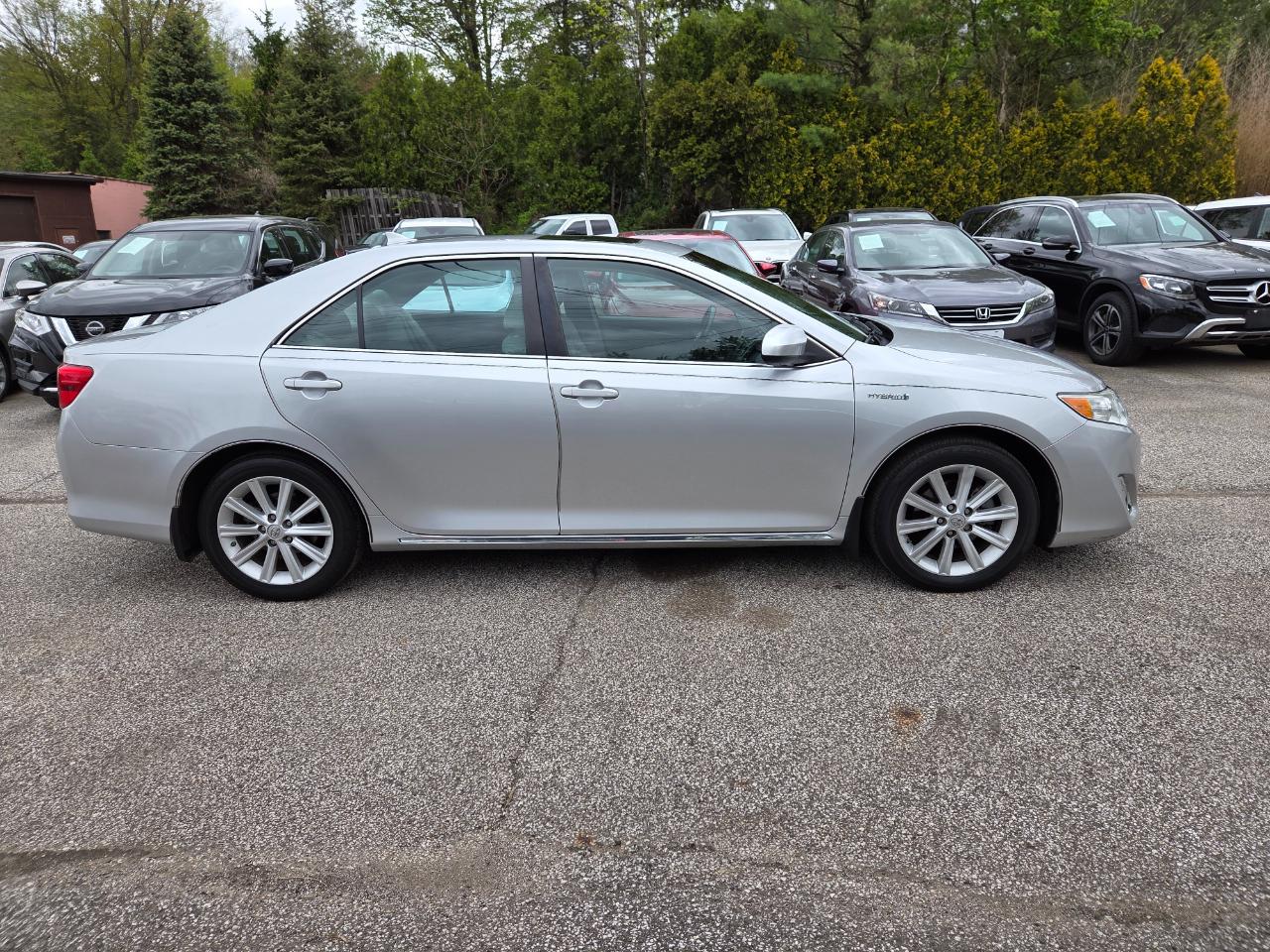 Toyota Camry Hybrid XLE 2014