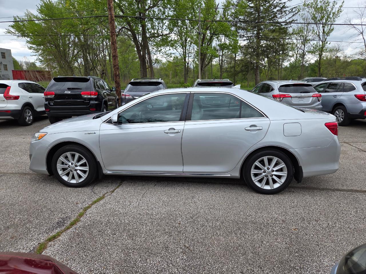 Toyota Camry Hybrid XLE 2014